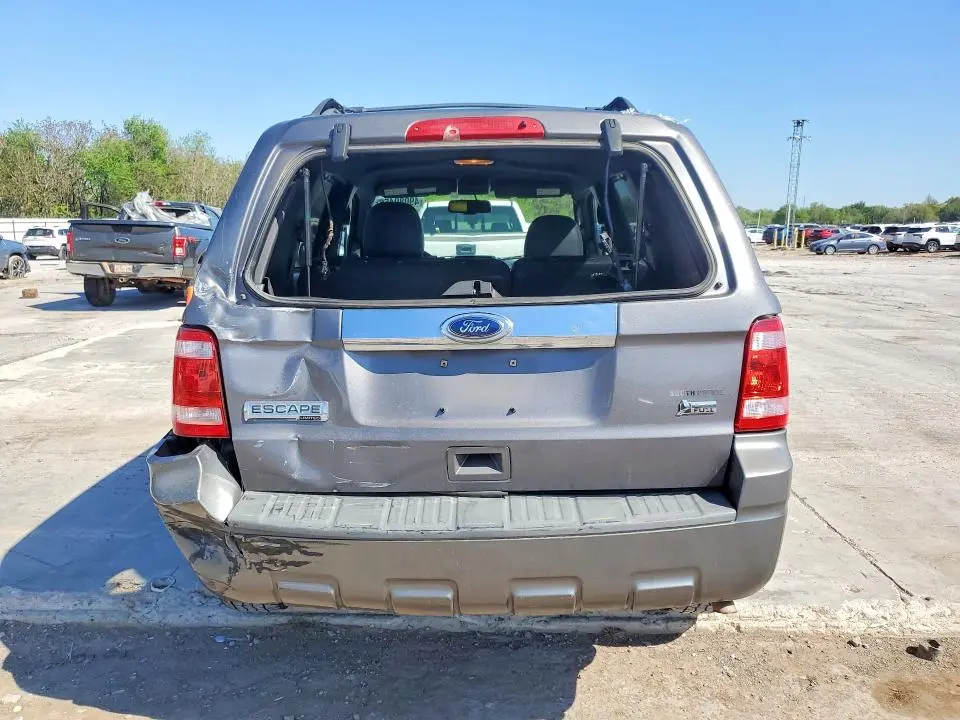 2010 FORD ESCAPE LIMITED  