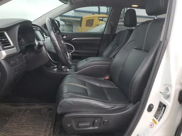 2017 TOYOTA HIGHLANDER SE  
