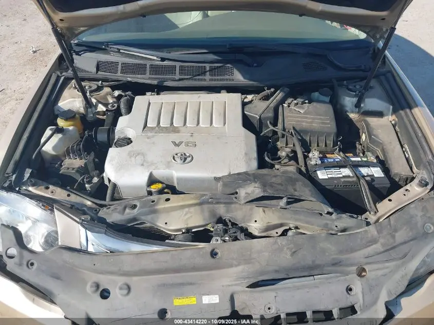 2010 TOYOTA AVALON XLS