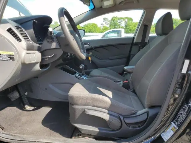 2017 KIA FORTE LX  