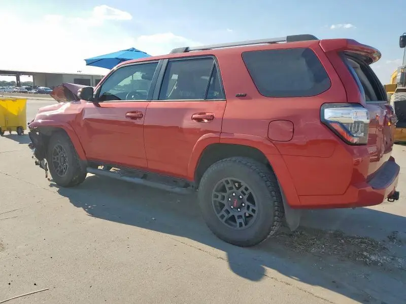 2022 TOYOTA 4RUNNER SR5  