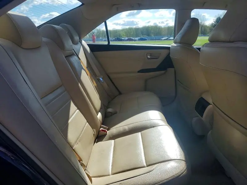 2016 TOYOTA CAMRY XLE  