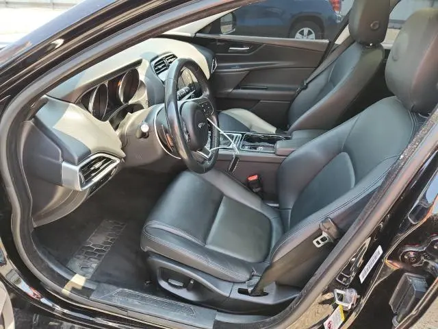 2017 JAGUAR XE PREMIUM  