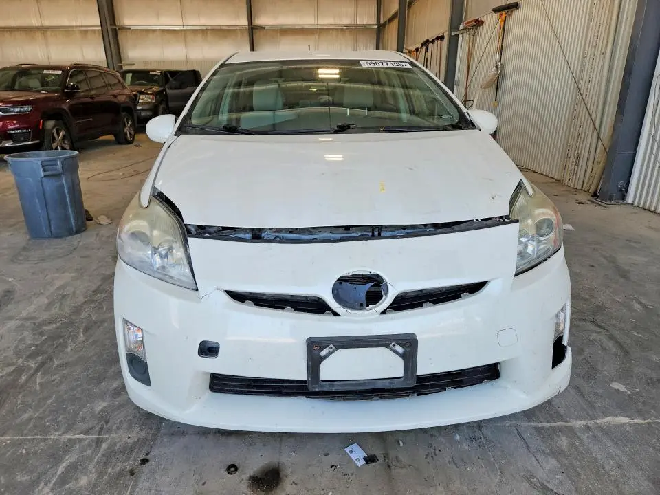 2011 TOYOTA PRIUS THREE  