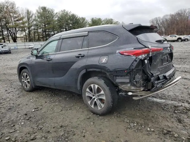 2021 TOYOTA HIGHLANDER XLE
