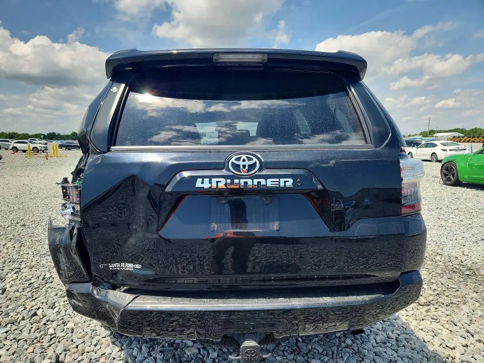 2021 TOYOTA 4RUNNER SR5  