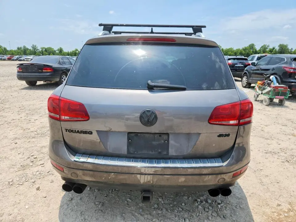 2011 VOLKSWAGEN TOUAREG V6  