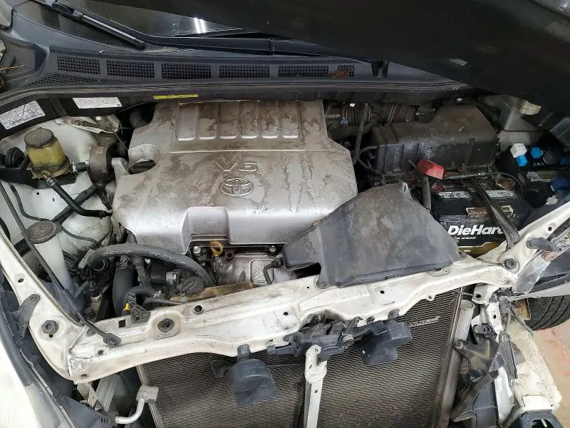 2010 TOYOTA SIENNA XLE  