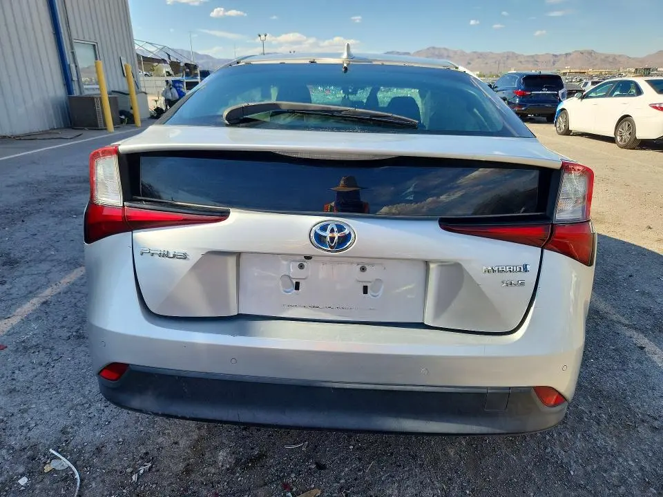 2019 TOYOTA PRIUS XLE  