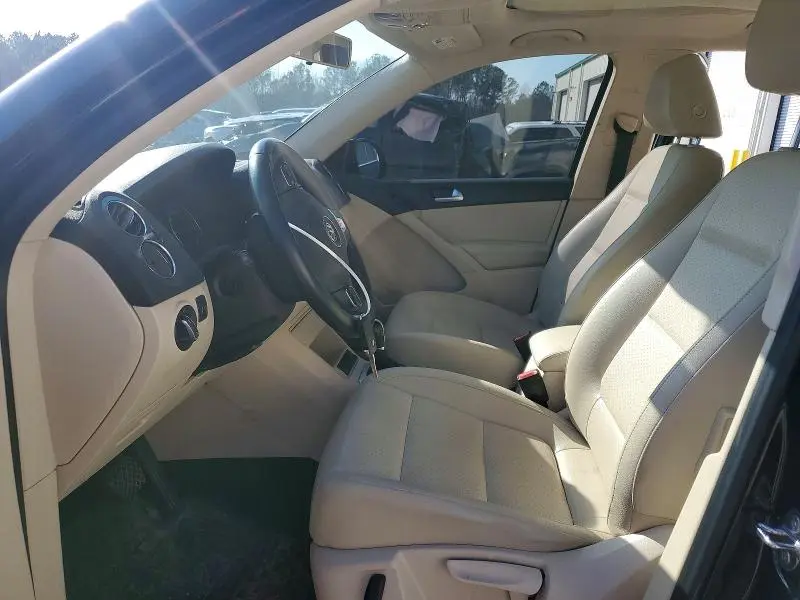 2013 VOLKSWAGEN TIGUAN S  