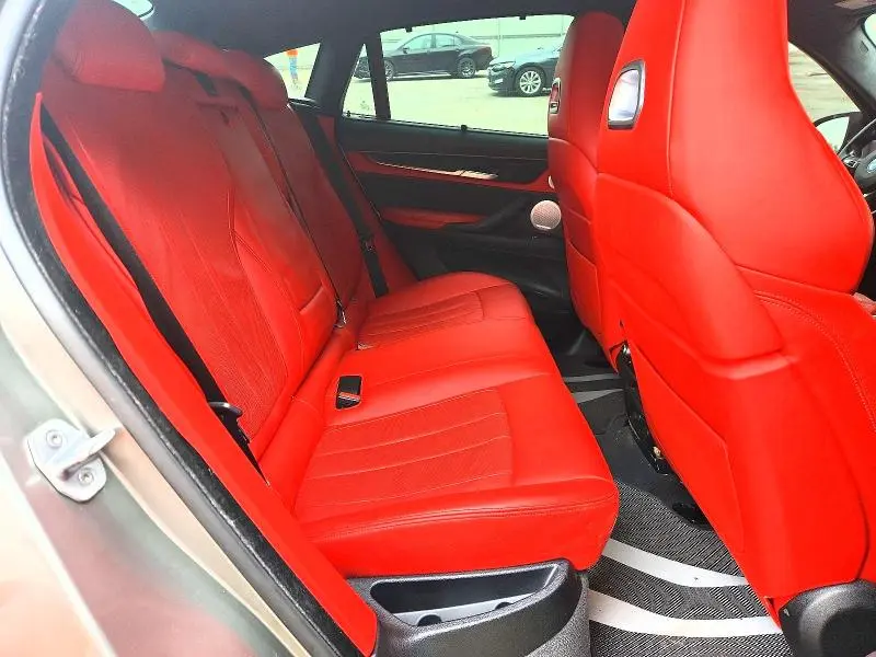 2019 BMW X6 M  