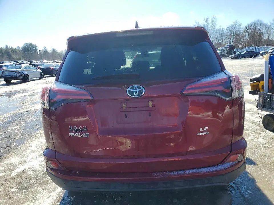 2018 TOYOTA RAV4 LE  