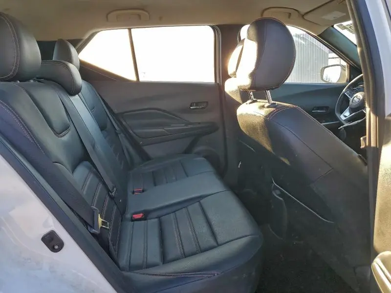 2019 NISSAN KICKS S  