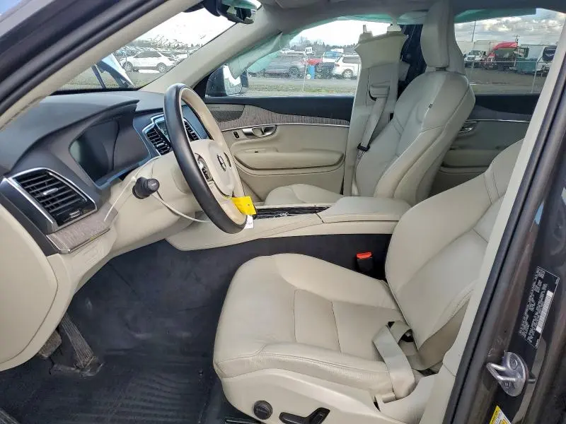 2024 VOLVO XC90 PLUS  