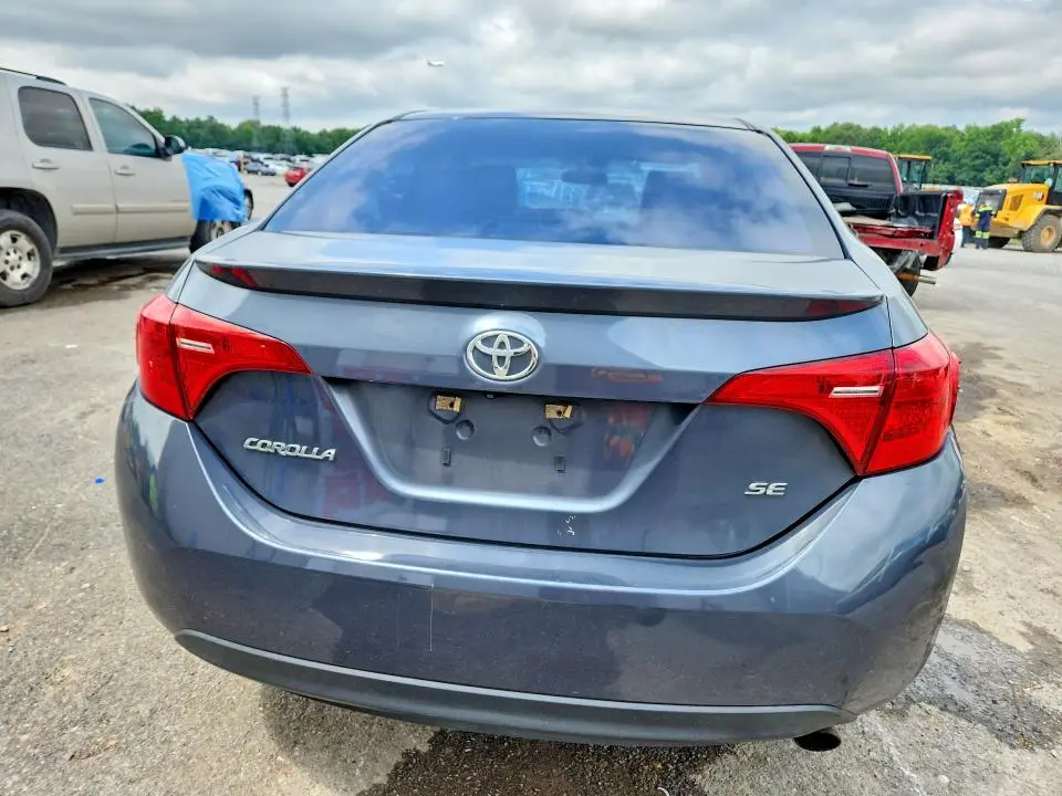 2017 TOYOTA COROLLA SE  