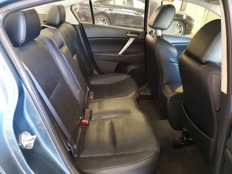 2011 MAZDA 3 S  