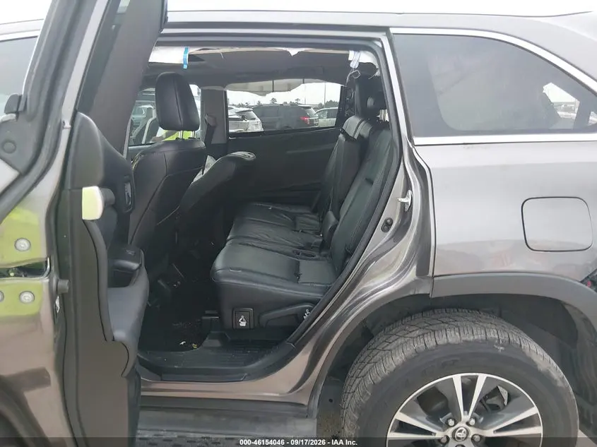 2016 TOYOTA HIGHLANDER XLE V6