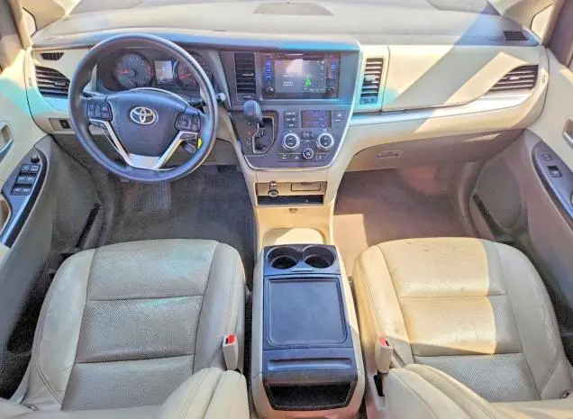 2015 TOYOTA SIENNA LE  