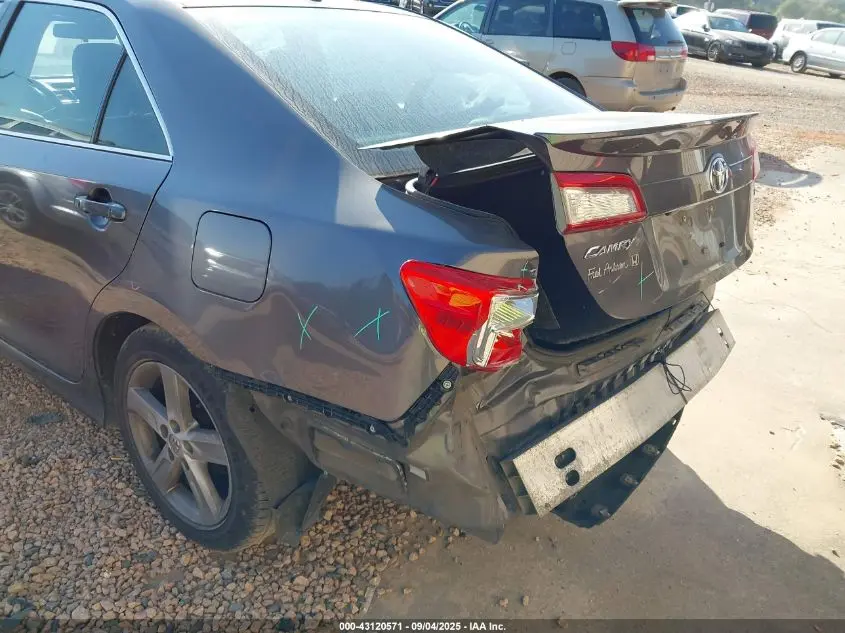 2014 TOYOTA CAMRY SE