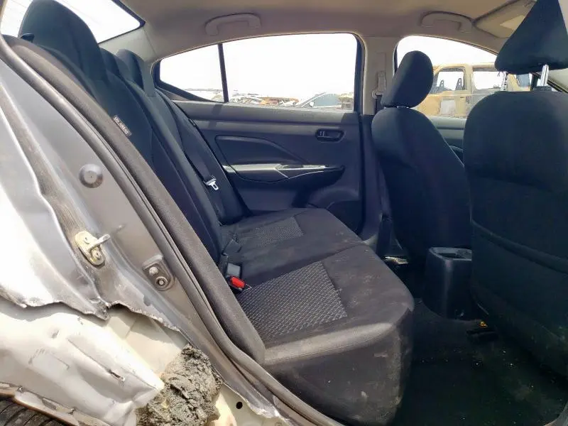 2021 NISSAN VERSA S  