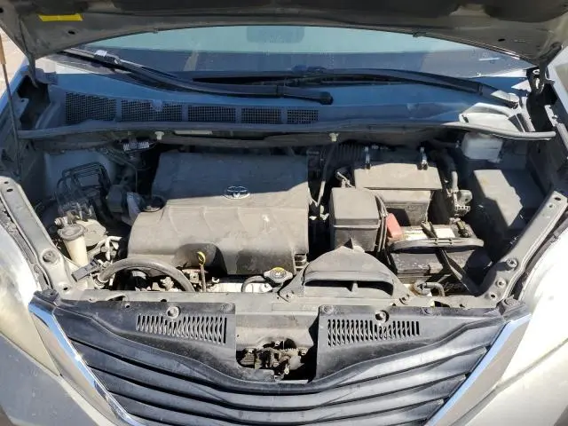 2012 TOYOTA SIENNA LE  