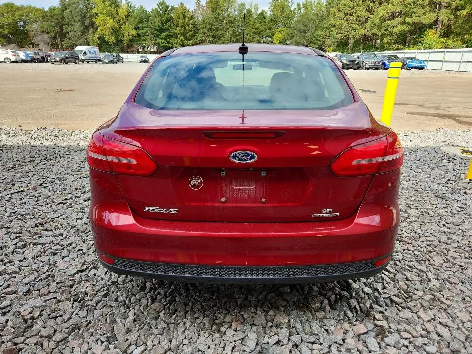 2016 FORD FOCUS SE  