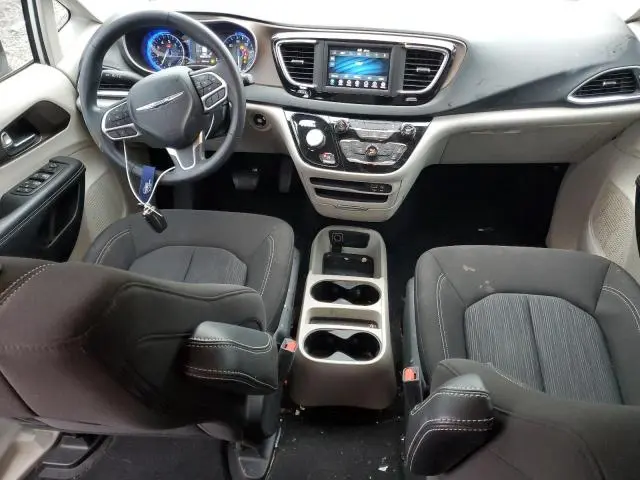 2020 CHRYSLER VOYAGER L  