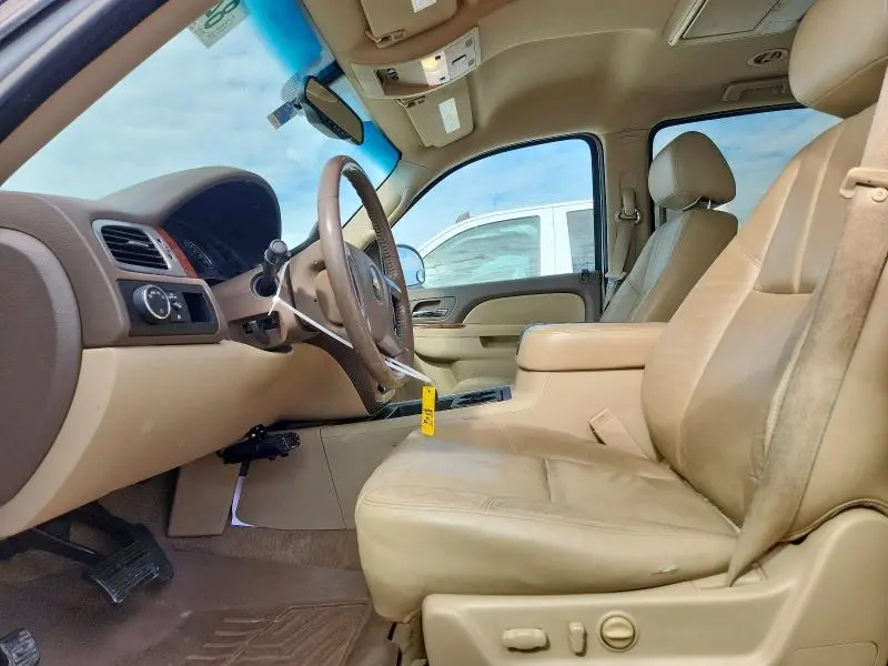 2011 CHEVROLET SUBURBAN C1500 LT  