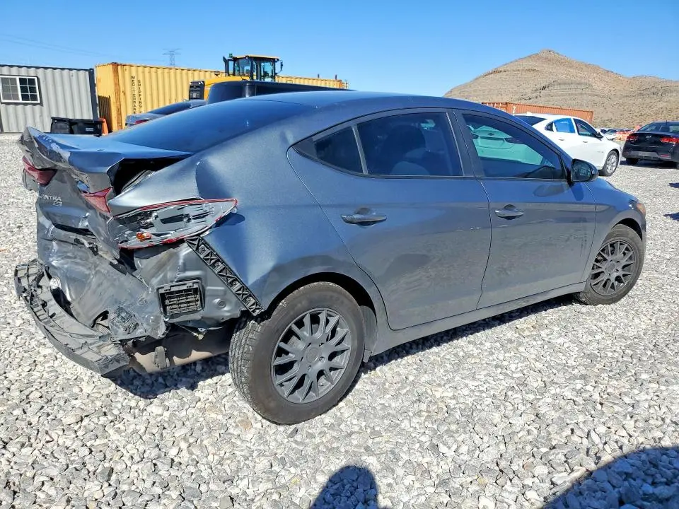 2018 HYUNDAI ELANTRA SE  