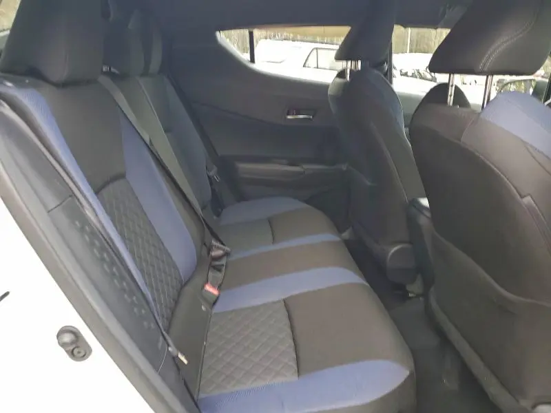 2021 TOYOTA C-HR XLE  