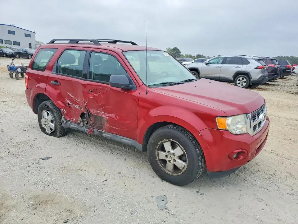 2010 FORD ESCAPE XLS  