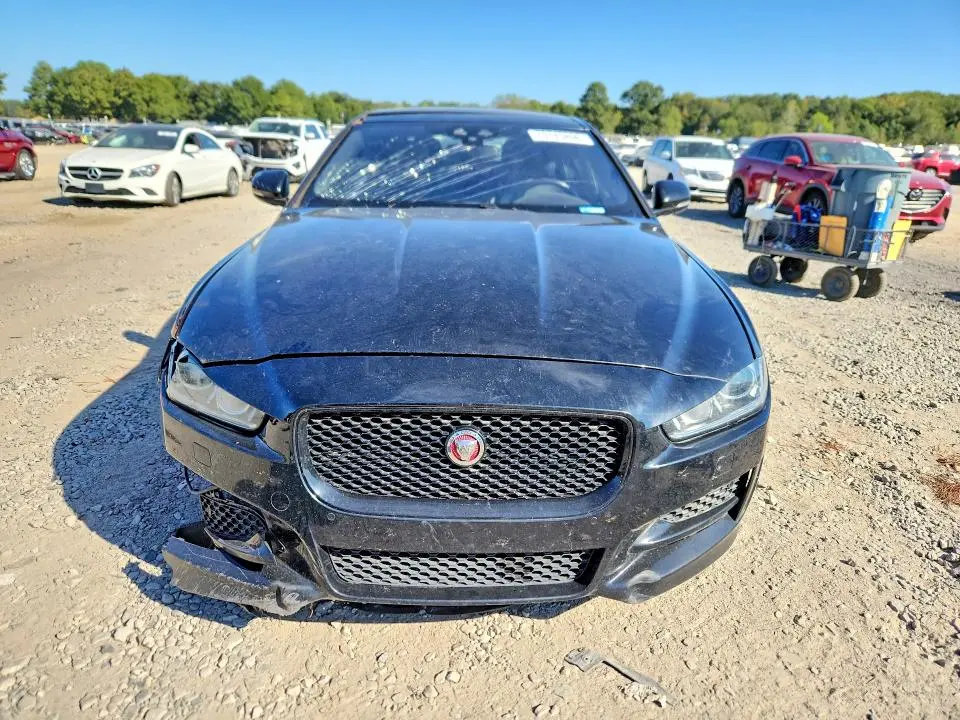 2018 JAGUAR XE R - SPORT  
