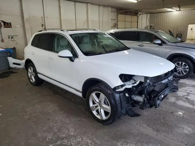 2013 VOLKSWAGEN TOUAREG V6  