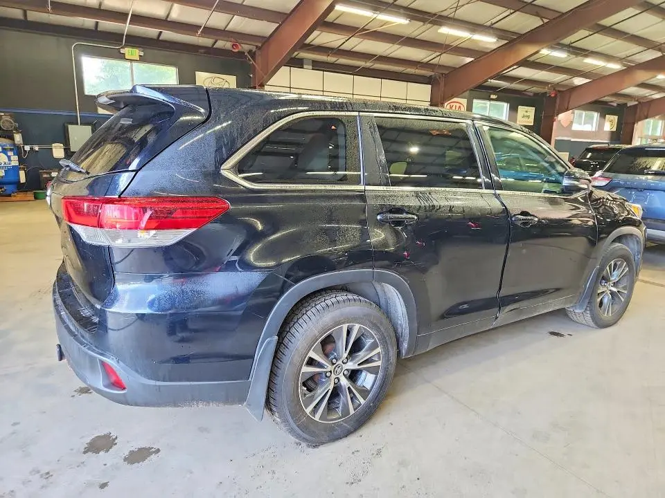 2018 TOYOTA HIGHLANDER LE  