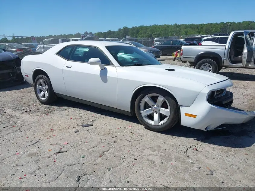 2014 DODGE CHALLENGER SXT