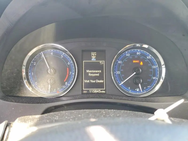 2018 TOYOTA COROLLA SE  