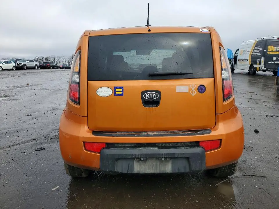 2011 KIA SOUL +  