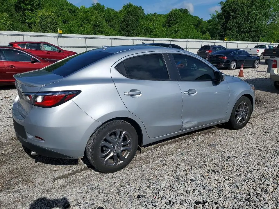 2019 TOYOTA YARIS LE  