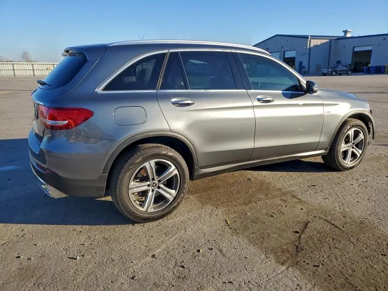 2019 MERCEDES-BENZ GLC 300  
