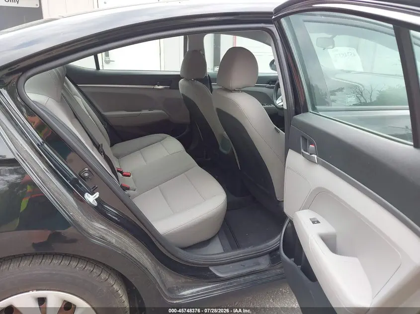 2019 HYUNDAI ELANTRA SE