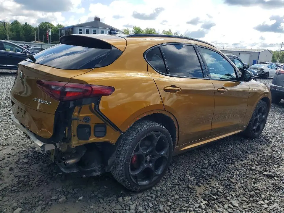 2022 ALFA ROMEO STELVIO TI  