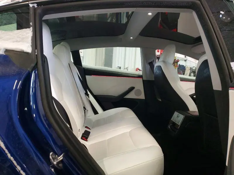 2024 TESLA MODEL 3   