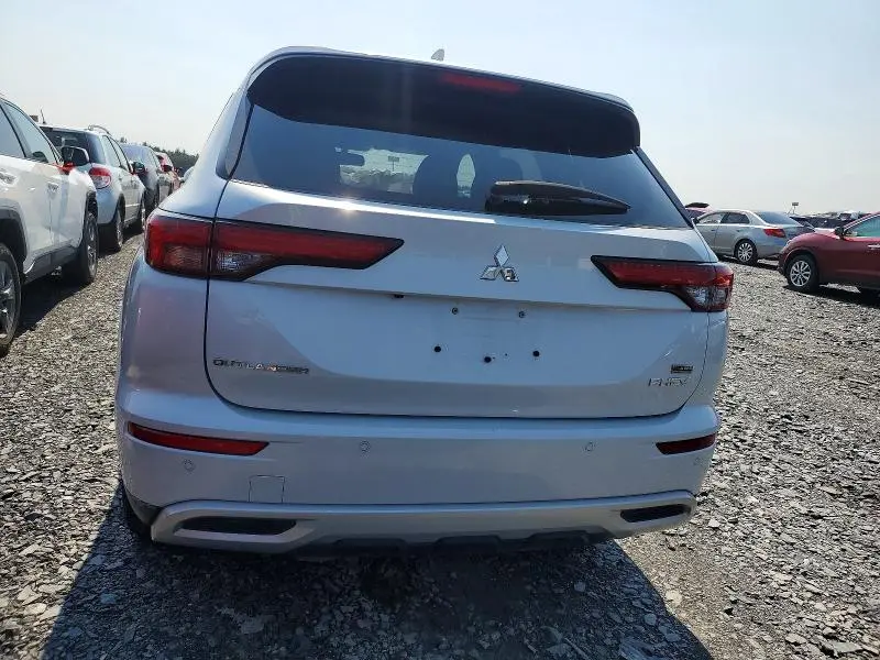 2024 MITSUBISHI OUTLANDER SE  