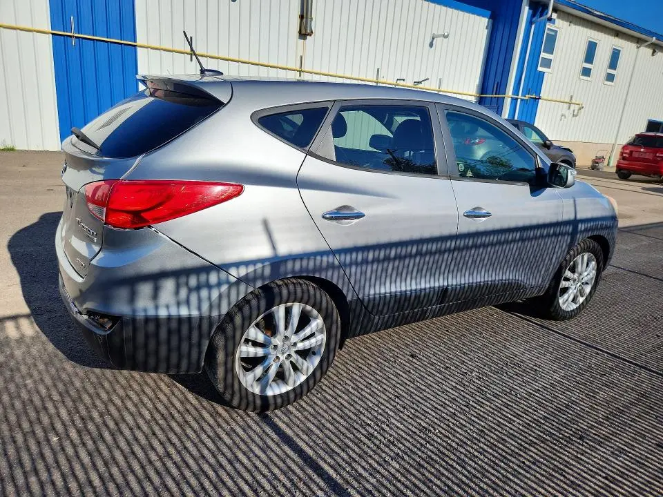 2011 HYUNDAI TUCSON GLS  