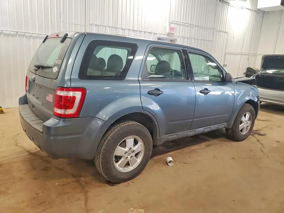 2011 FORD ESCAPE XLS  
