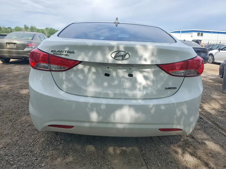 2013 HYUNDAI ELANTRA GLS  