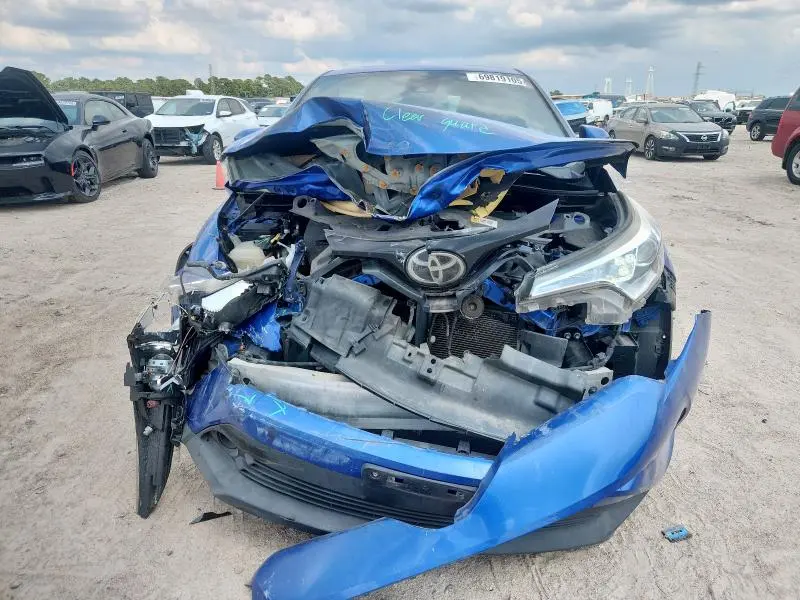 2018 TOYOTA C-HR XLE  