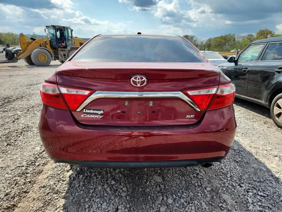 2017 TOYOTA CAMRY SE  