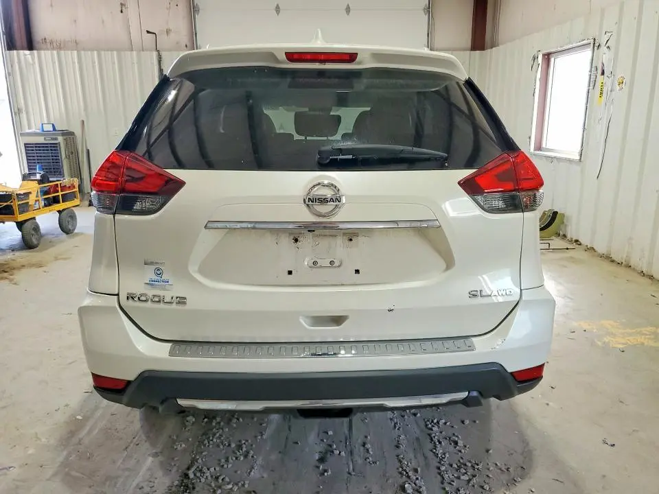 2017 NISSAN ROGUE SL  