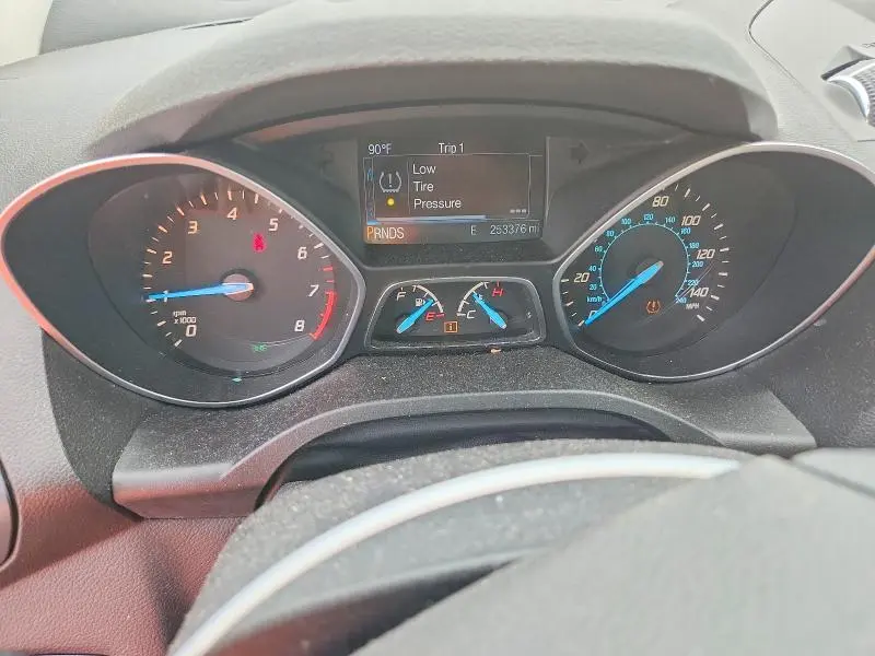2015 FORD ESCAPE SE  